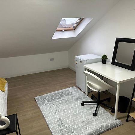 לונדון Stratford Guesthouse מראה חיצוני תמונה