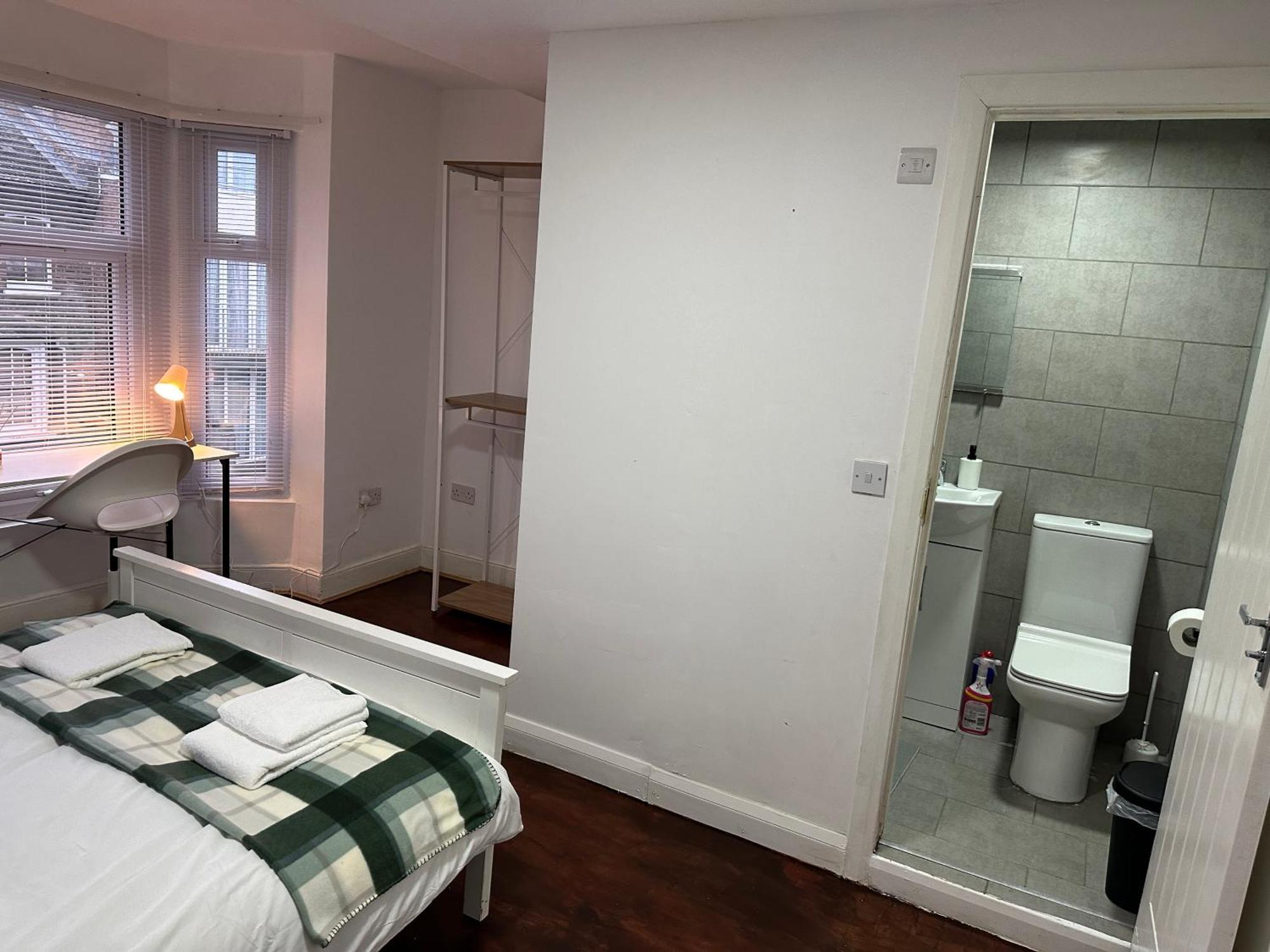 לונדון Stratford Guesthouse מראה חיצוני תמונה